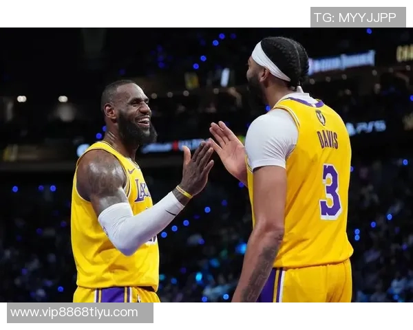 浓眉上半场火力全开13投8中砍下21分6篮板助球队领先对手