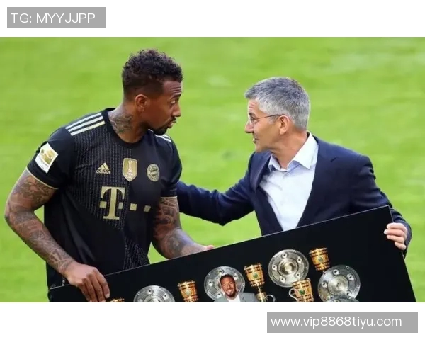 博阿滕获得B级教练执照在巴萨基地与弗里克团队共同学习