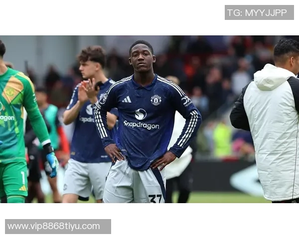 芒特滑跪庆祝曼联逆转胜利穿云箭助攻成关键时刻英雄