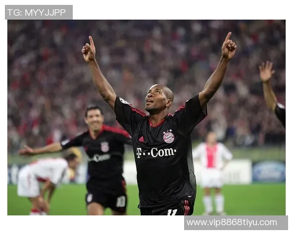 维尼修斯与恩德里克合影送祝福兄弟情深期待你早日归来