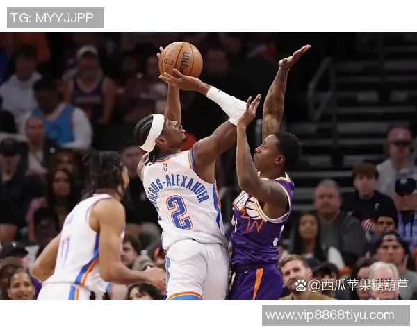 布克上半场表现出色却因伤退场10分钟内贡献11分2篮板3助攻